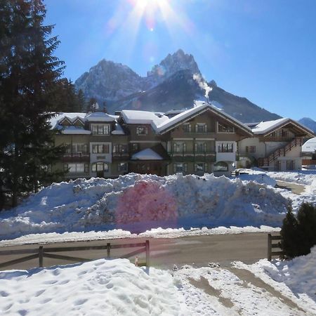 Residence Holiday Pozza di Fassa Eksteriør billede