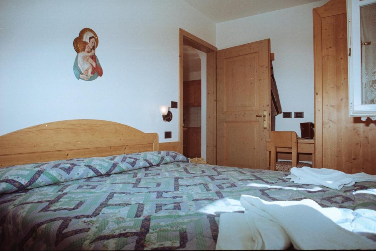Residence Holiday Pozza di Fassa Eksteriør billede