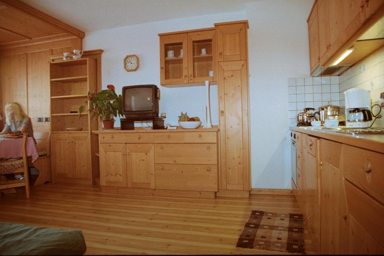 Residence Holiday Pozza di Fassa Eksteriør billede
