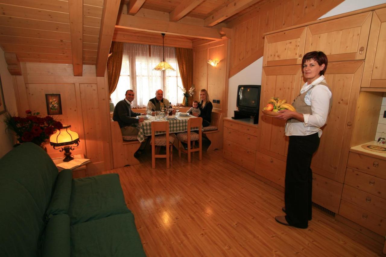 Residence Holiday Pozza di Fassa Eksteriør billede