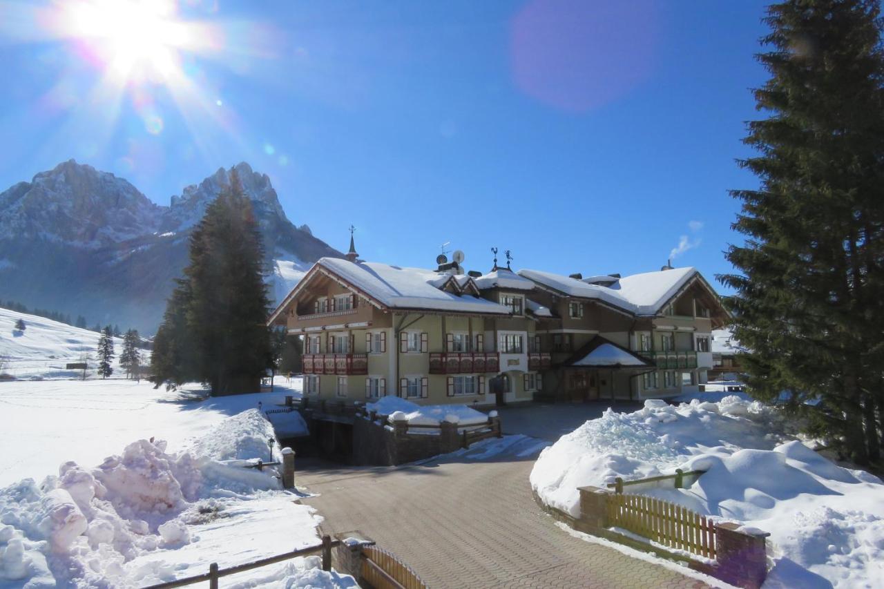 Residence Holiday Pozza di Fassa Eksteriør billede