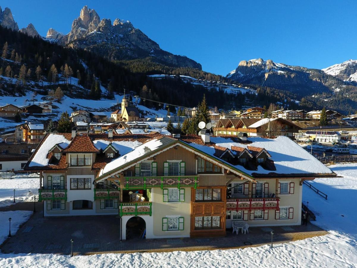 Residence Holiday Pozza di Fassa Eksteriør billede