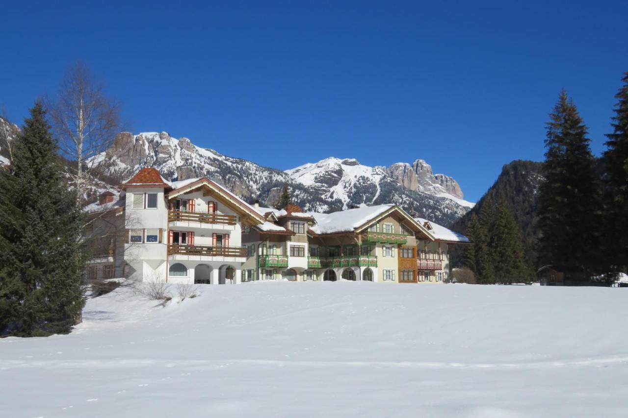 Residence Holiday Pozza di Fassa Eksteriør billede