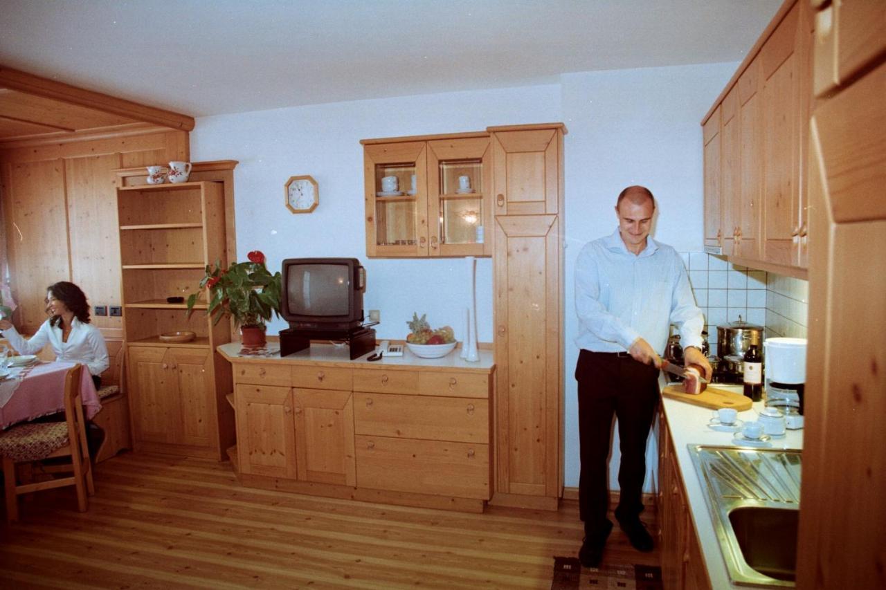 Residence Holiday Pozza di Fassa Eksteriør billede