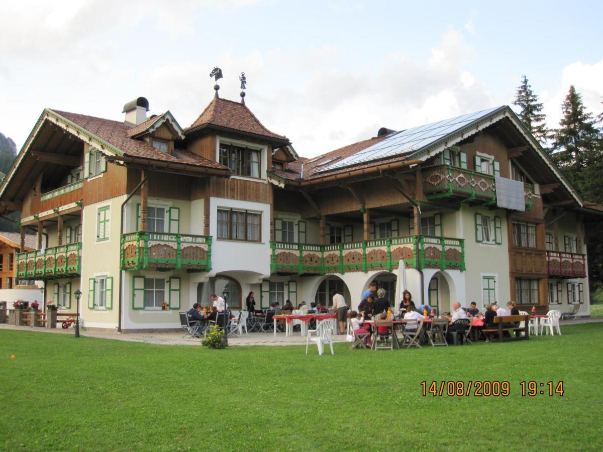 Residence Holiday Pozza di Fassa Eksteriør billede