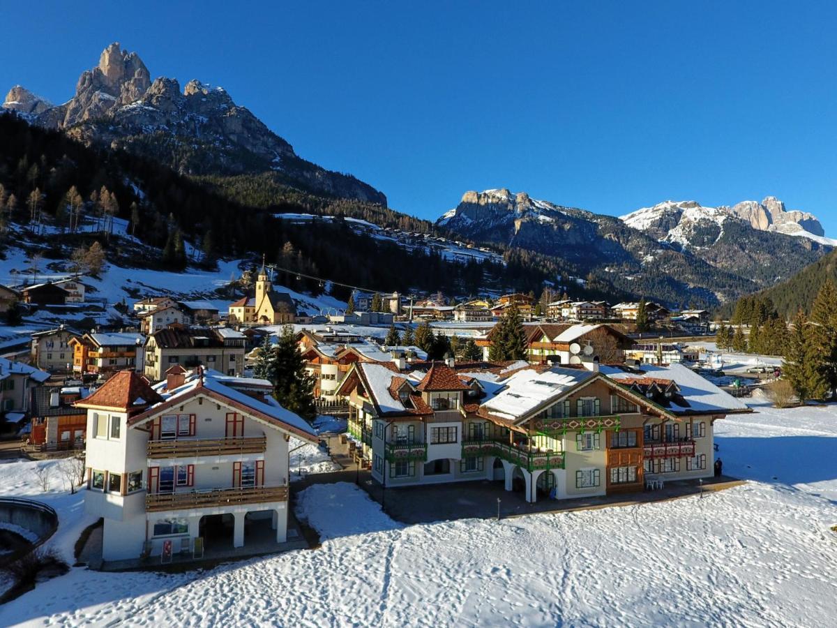 Residence Holiday Pozza di Fassa Eksteriør billede